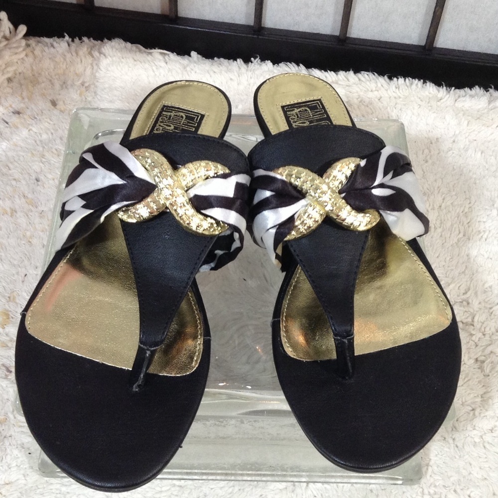 Falchi black and white thong slides